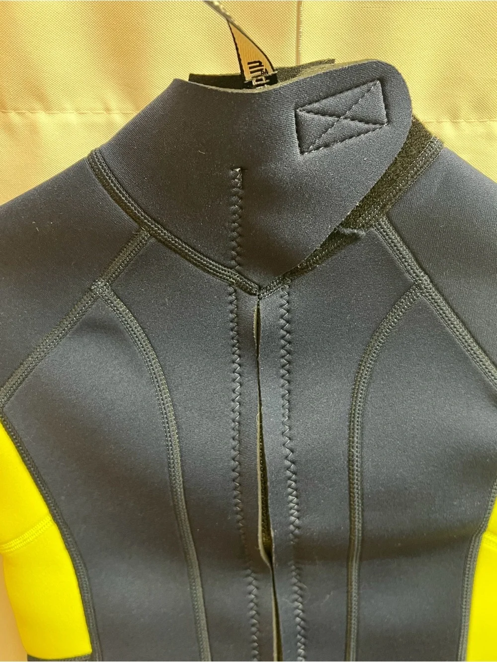 Goldfin Youth Size 10 Shorty Wetsuit 90% Neoprene Surf Swim Dive Snorkel Navy